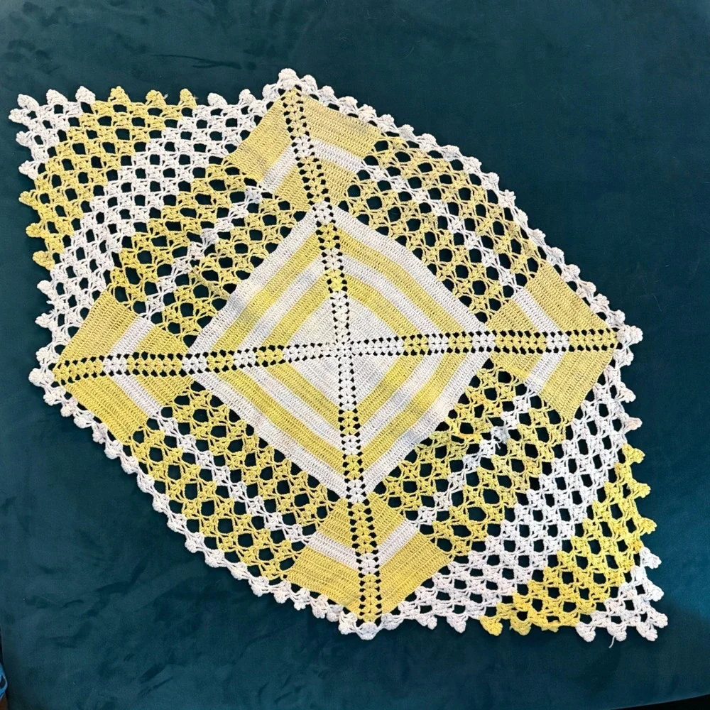 Handmade Crochet Table Runner Doily Yellow White‎ Lace Trim Vintage